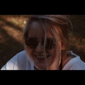 Meet your Posher, Nicold